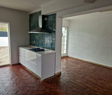 Moradia para arrendamento com piscina em São Pedro do Estoril - Foto 2
