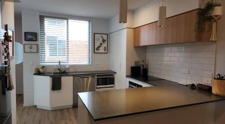 Executive Fully Furnished Two Bedroom Home! - Photo 4