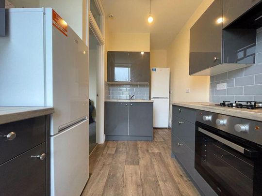 1 bedroom in a flat share to rent - Photo 1
