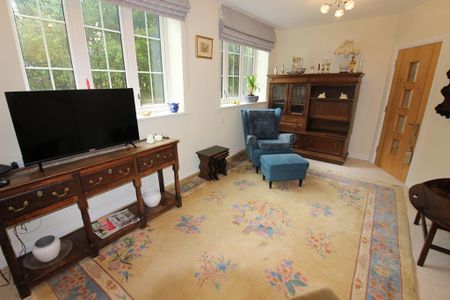 1 bedroom retirement property to rent - Photo 2