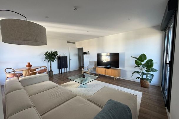 3 Bedroom Apartment For Rent in Martiricos, Málaga - Photo 1