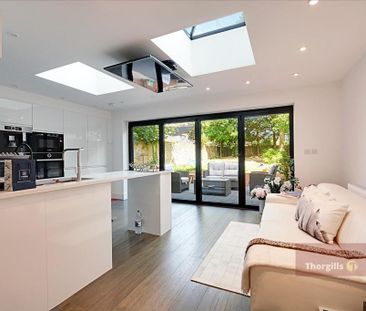 3 bedroom flat to rent - Photo 6