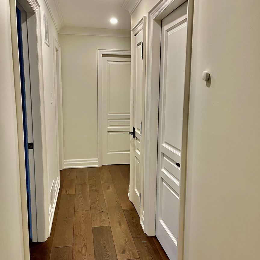 For Lease - 271 Lawson Street, Oakville, Ontario - Photo 1