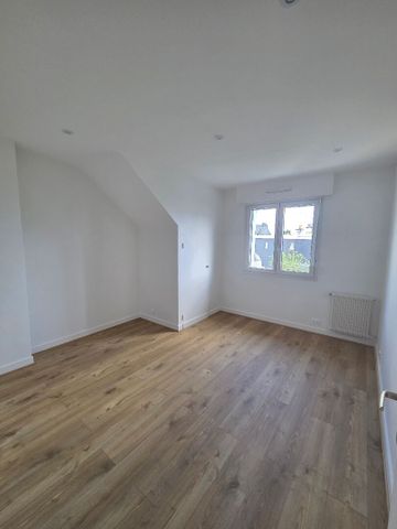 A LOUER Larmor Plage Maison 5 pièce(s) 132 m2 - Photo 3