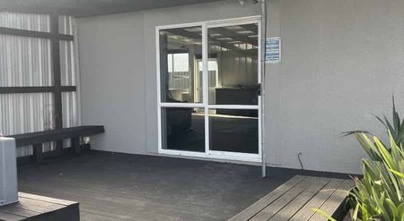 4 / 5 Bedroom Home in a Rural Setting - Photo 4