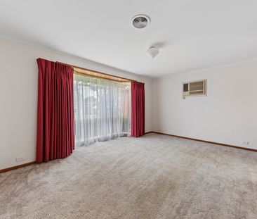 18 Mcmaster Court, Pakenham VIC 3810 - House For Rent | Domain - Photo 2