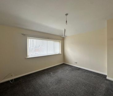 3 bedroom end of terrace house to rent - Photo 3