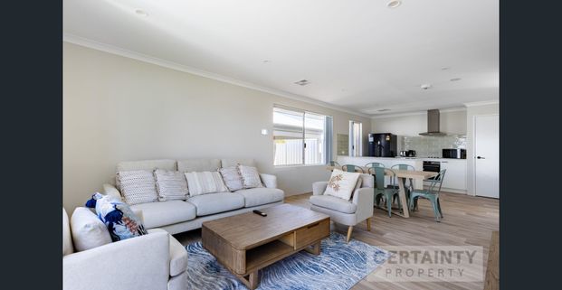 Modern Room with Ensuite – $300/week in Shared Home! - Photo 1