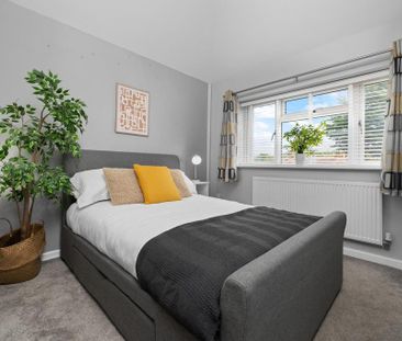 4 bedroom terraced house to rent - Photo 3