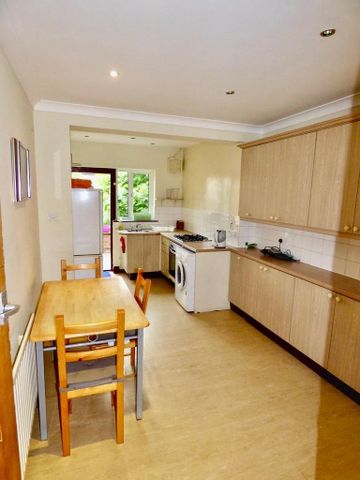 1 bedroom in a house share to rent - Photo 3