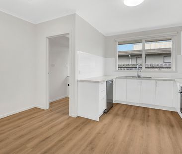 4/77 Pine Street, Reservoir VIC 3073 - Photo 2