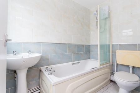 3 bedroom terraced house to rent - Photo 3