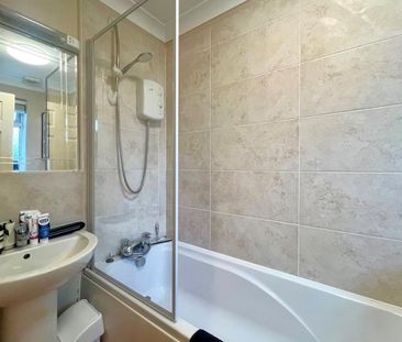 Courtenay Mews, Woking, Surrey, GU21 - Photo 6