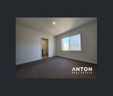 Modern & Spacious Family Living in the Heart of Tarneit - Photo 5