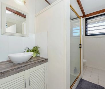 Gorgeous Townhouse in North Ward! - Photo 5