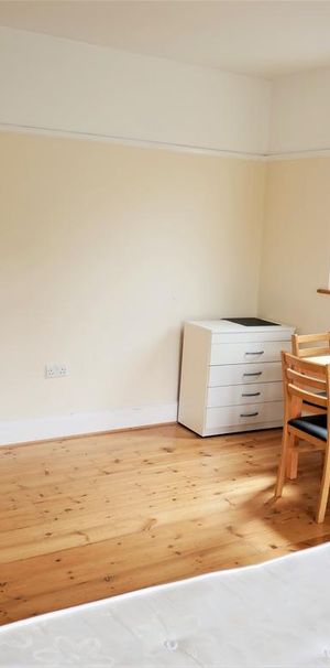 1 bedroom house of multiple occupation to rent - Photo 1