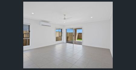 Near New Family Home Surrounded by Fabulous Outdoor Spaces in Harmony Estate. - Photo 2