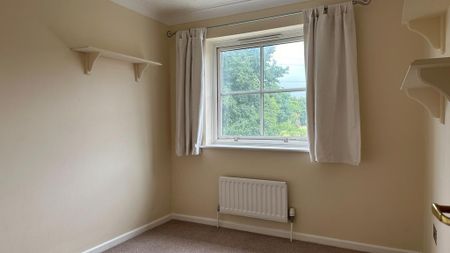 3 bedroom end of terrace house to rent - Photo 3