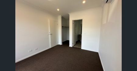 STUNNING BRAND NEW HOME! - Photo 4