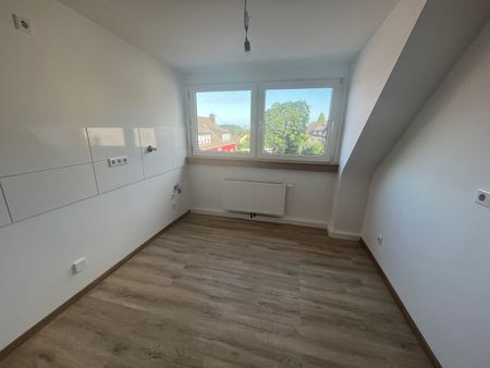 **TOP**3 Zimmer DG Wohnung teilweise mit Schrägen! - Foto 2