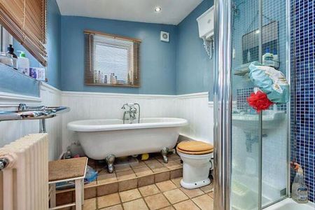 2 bedroom semi-detached house to rent - Photo 4