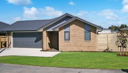 Modern, Comfortable Living in Lincoln – 3-Bedroom Home - Photo 3