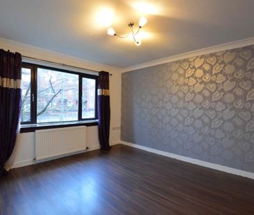 2 bedroom ground floor flat to rent - Photo 2