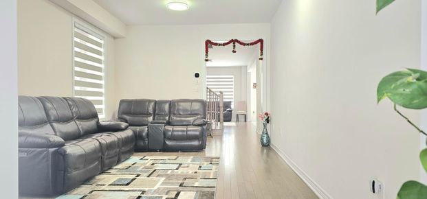 For Lease - 1268 Klondike Drive, Oshawa, Ontario - Photo 1