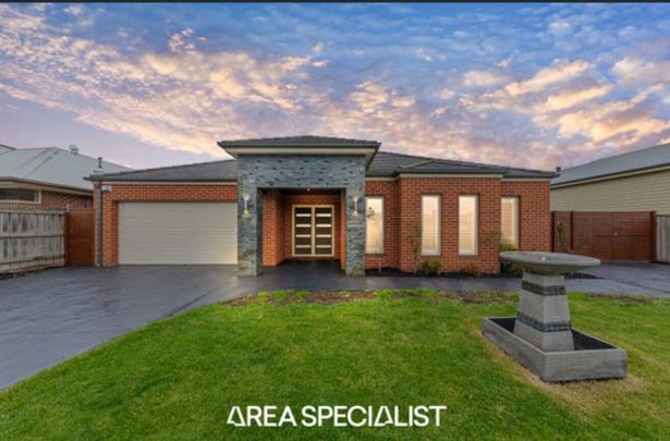 Pakenham - Photo 1
