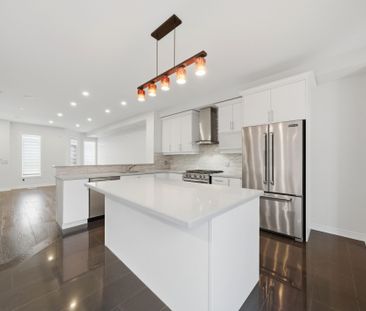 For Lease - 3073 Neyagawa Boulevard, Oakville, Ontario - Photo 3
