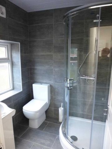 4 bedroom flat to rent - Photo 5