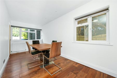 4 bedroom detached house to rent - Photo 2