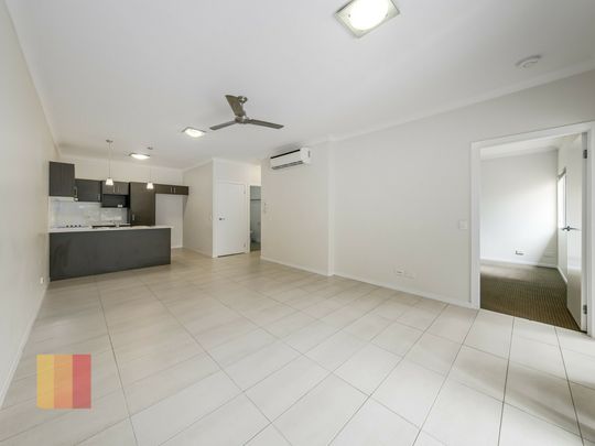 MODERN 2 BEDROOM UNIT IN CENTRAL LOCATION - Photo 1