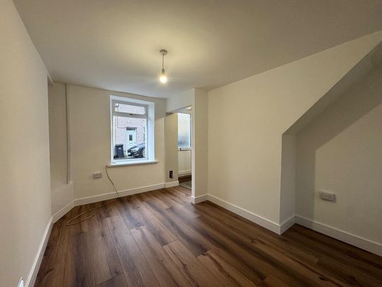 2 bedroom terraced house to rent - Photo 1