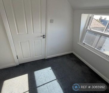 3 bedroom end of terrace house to rent - Photo 5