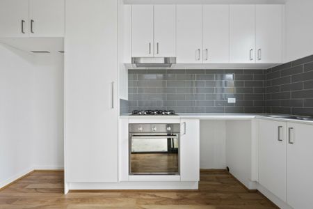 Modern Studio In Prime Location - Photo 2