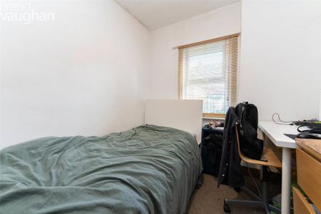 4 bedroom terraced house to rent - Photo 5