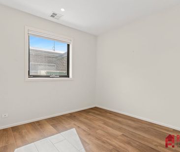 93 Sculthorpe Avenue, Whitlam ACT 2611 - House For Rent | Domain - Photo 4