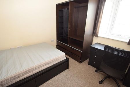 4 bedroom townhouse to rent - Photo 5