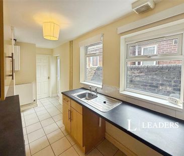 2 bedroom terraced house to rent - Photo 4