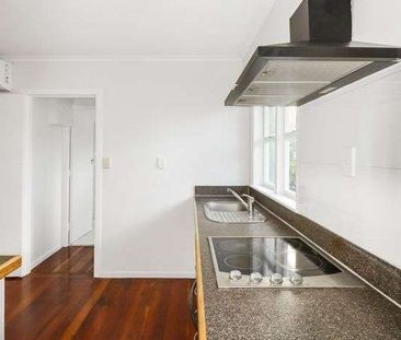 Lovely Unit in a Prime Onehunga Location! - Photo 2