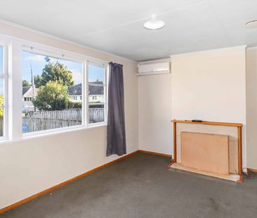 Charming 2-Bedroom Home in Papakura! - Photo 1