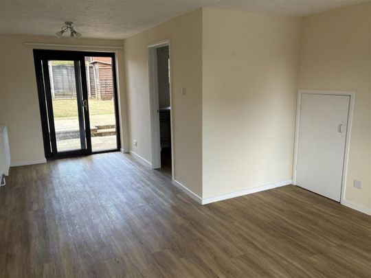 Larkrise, Cam, Dursley - Photo 1