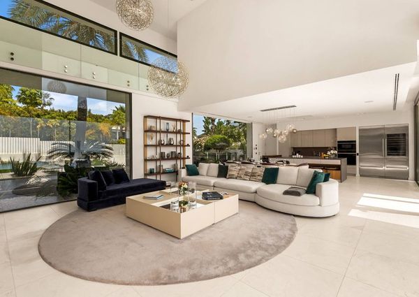 6 bedroom luxury Villa for rent in Nueva Andalucia, Andalusia