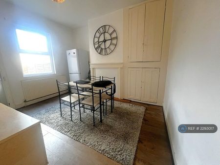 3 bedroom terraced house to rent - Photo 3