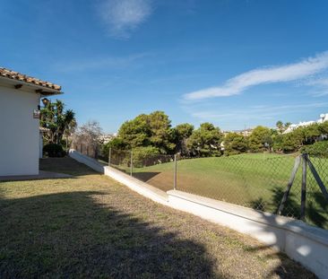 Detached Villa in Riviera del Sol - Photo 4