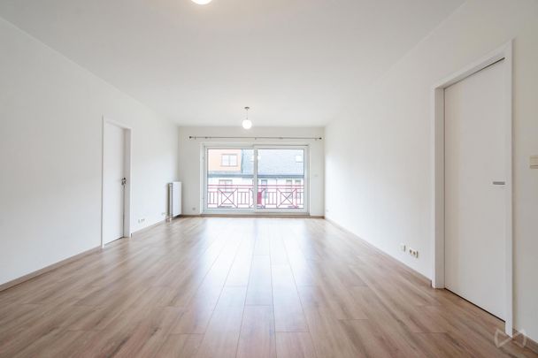 Appartement met twee slaapkamers in Evere - Photo 1
