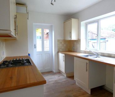 3 bedroom semi-detached house to rent - Photo 6