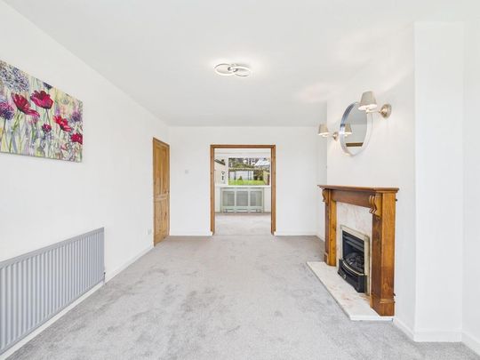 3 bedroom semi-detached house to rent - Photo 1