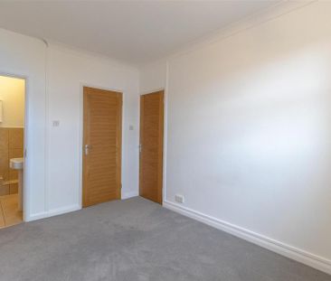 3 bedroom apartment to rent - Photo 6